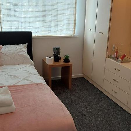 Lizras Bed & Breakfast Farnworth Exterior foto